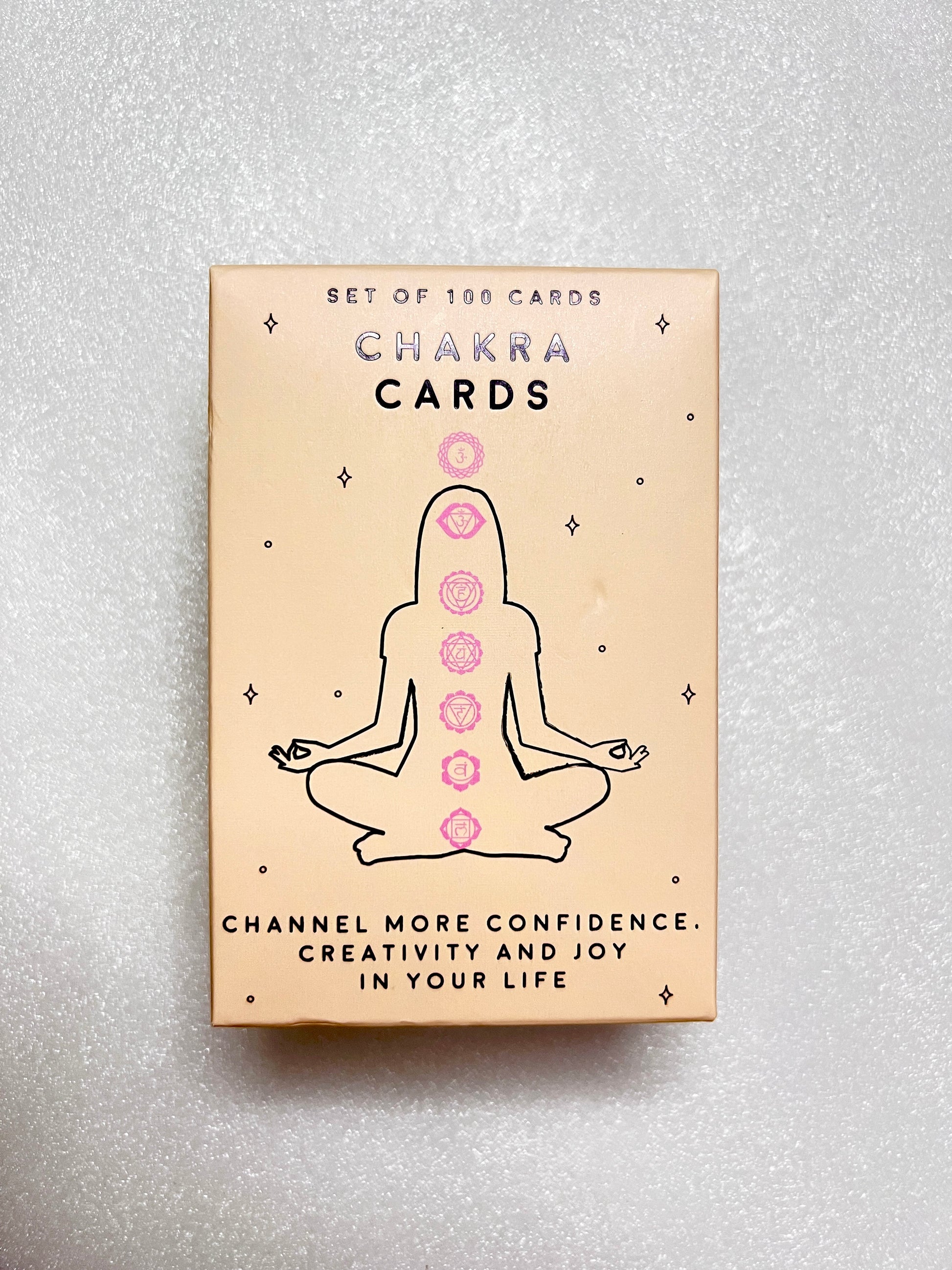 Set of 100 cards to learn about chakras to channel more confidence, creativity and joy in your life.