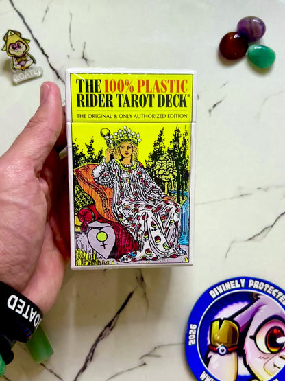 360 video of a rider waite tarot deck