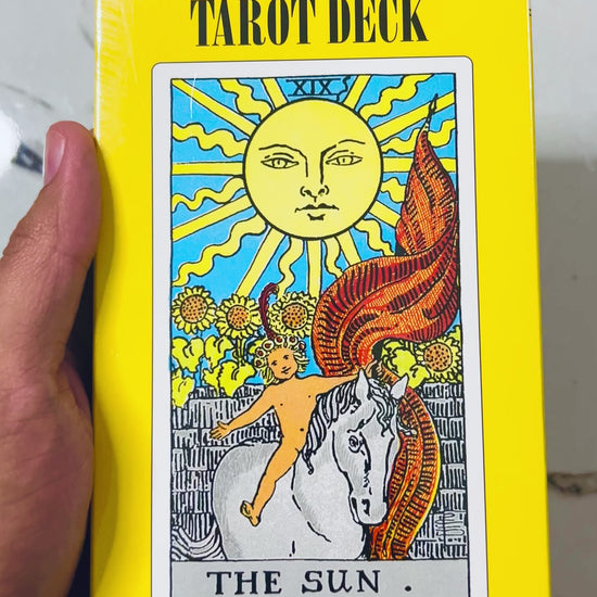 Video showing the Giant Rider Waite Tarot Deck Real Size and Cards 